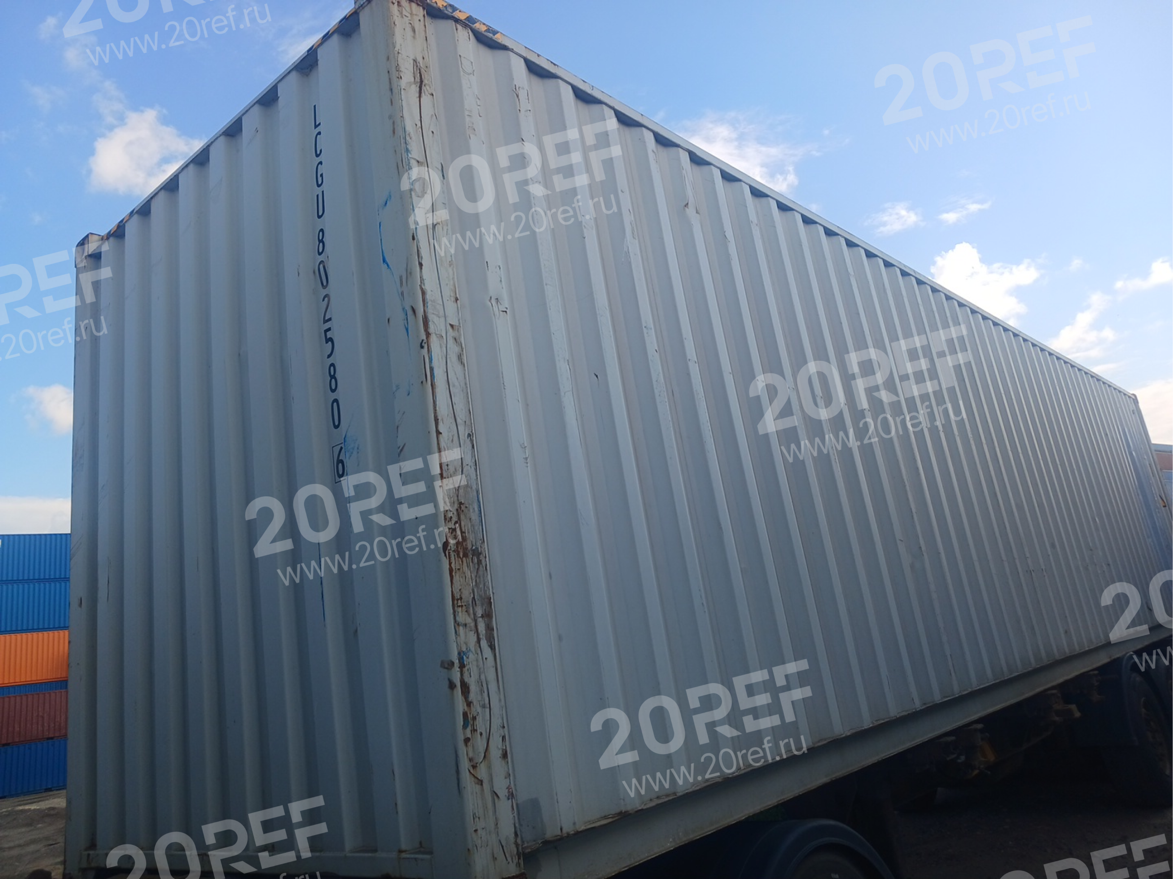Сухогрузный морской контейнер