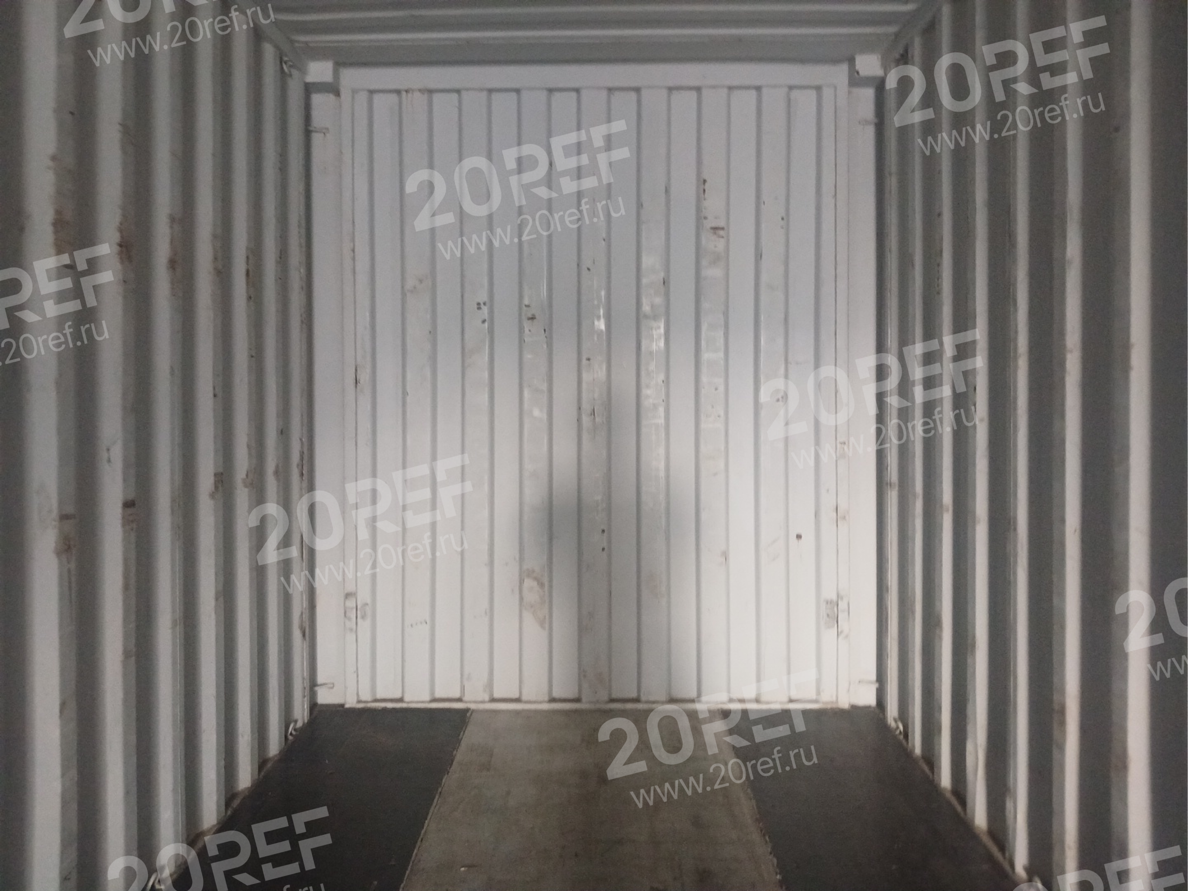 Сухогрузный морской контейнер