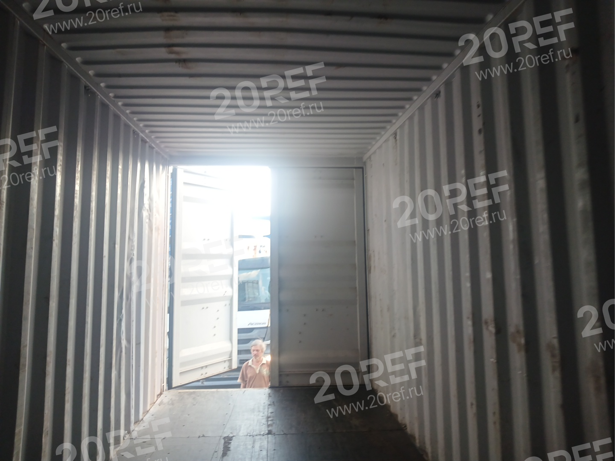 Сухогрузный морской контейнер