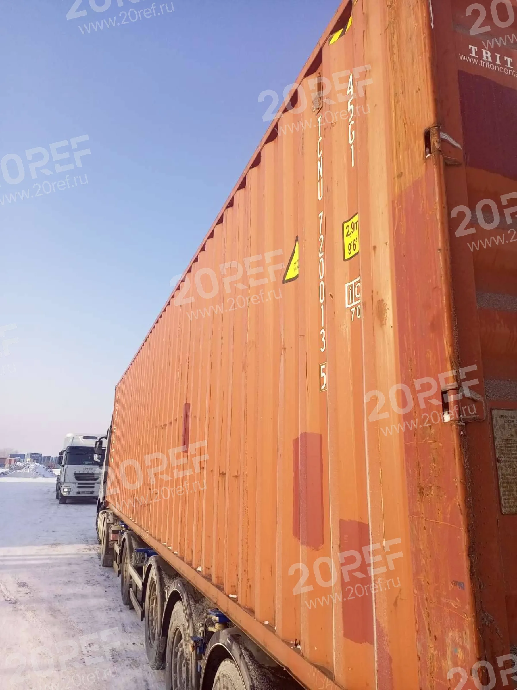Сухогрузный морской контейнер