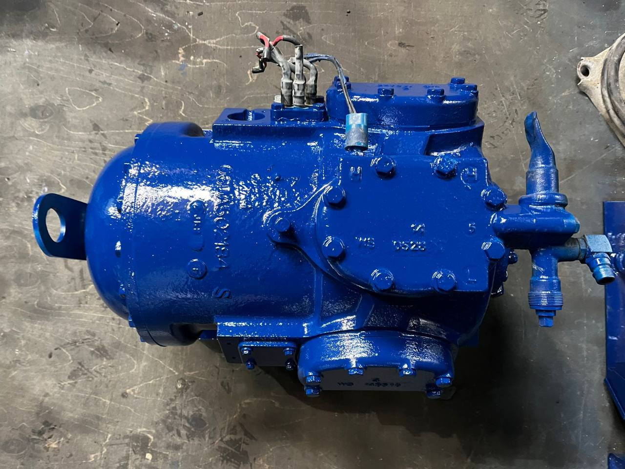 Компрессор поршневой 06DR241